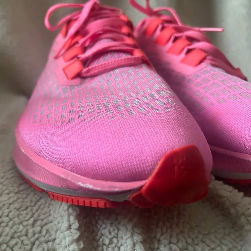 Nike Pink and Black Women's Running Shoes